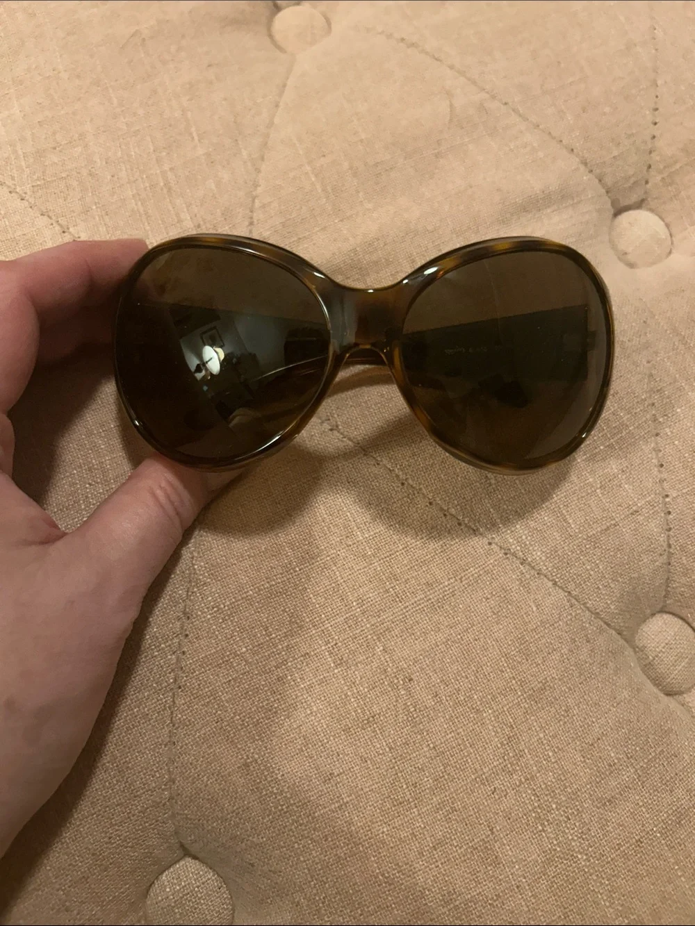 DKNY Women's Oversized Tortoiseshell Sunglasses - Brown Lenses. Like New